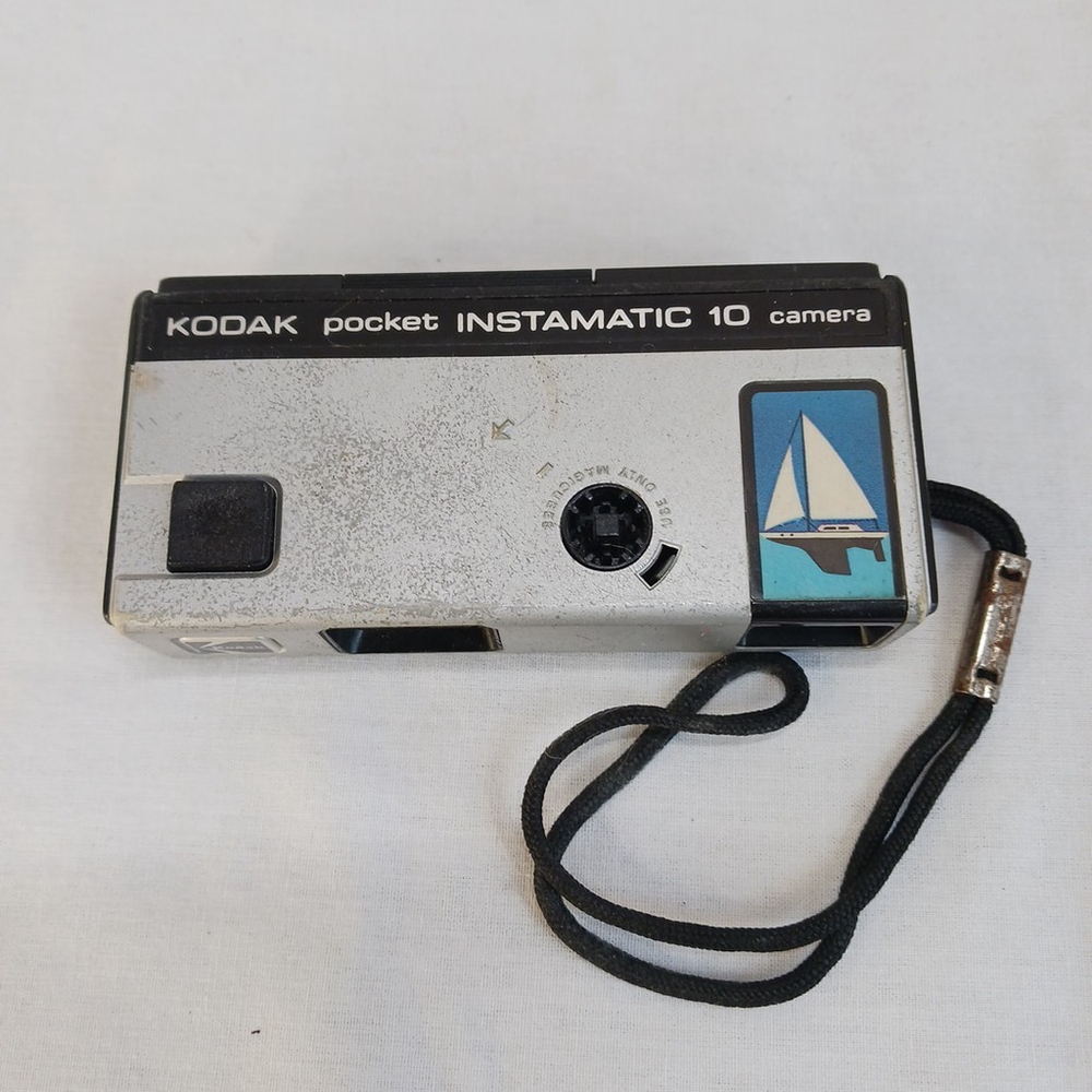 Vintage Kodak Pocket Instamatic 10 Camera 110 Film